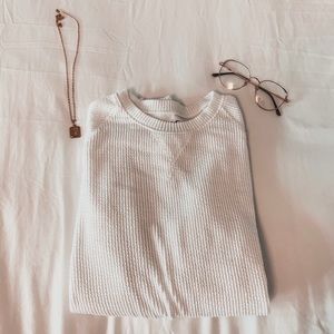 hollister lightweight sweater!